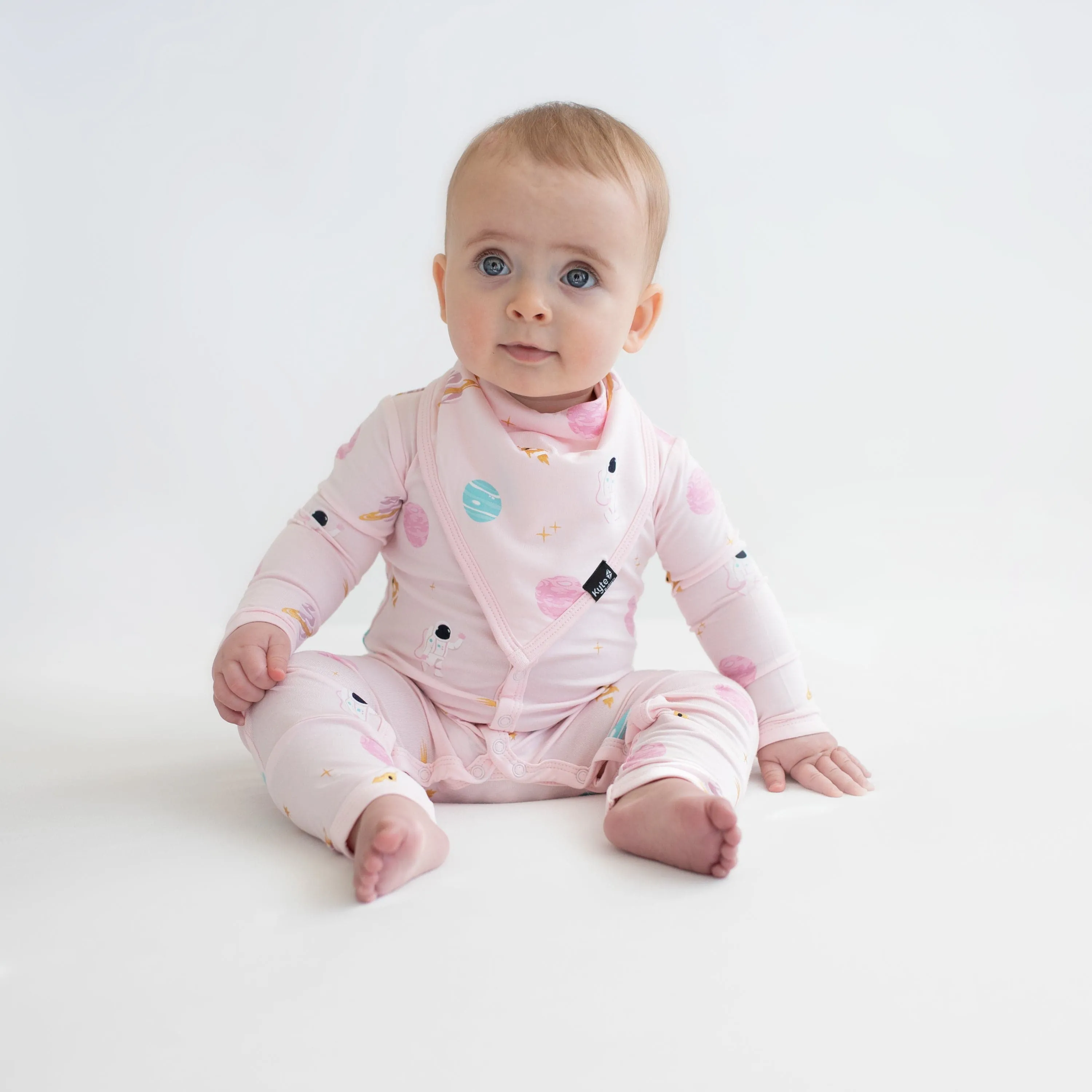 Bib in Sakura Space