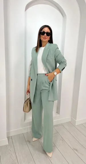 Buttoned blazer and trouser mint green