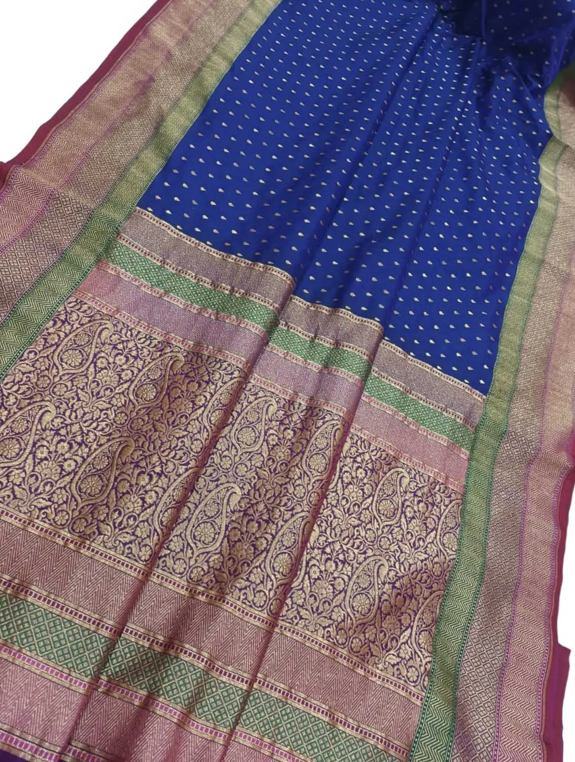 Elegant Blue Banarasi Silk Saree: Timeless Beauty