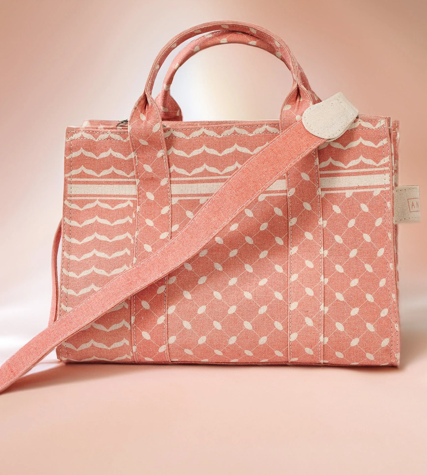 Heritage Coral and Cream Medium Tote - Elegant Keffiyeh Pattern Design