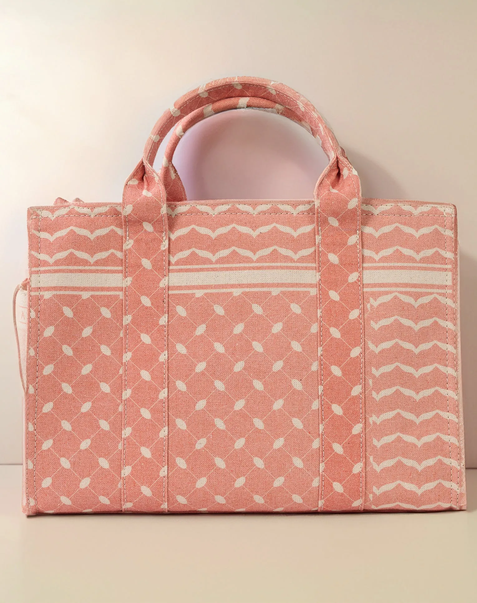 Heritage Coral and Cream Medium Tote - Elegant Keffiyeh Pattern Design