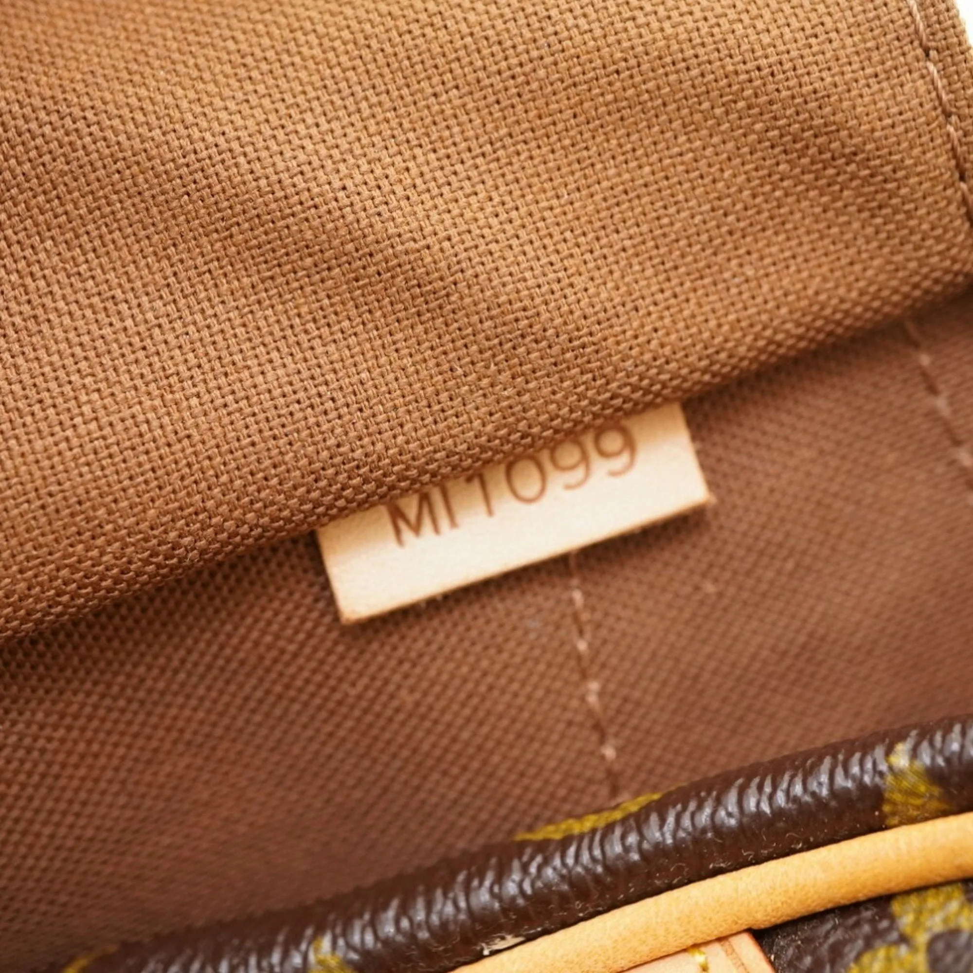 Louis Vuitton Montorgueil  Canvas Tote Bag ()