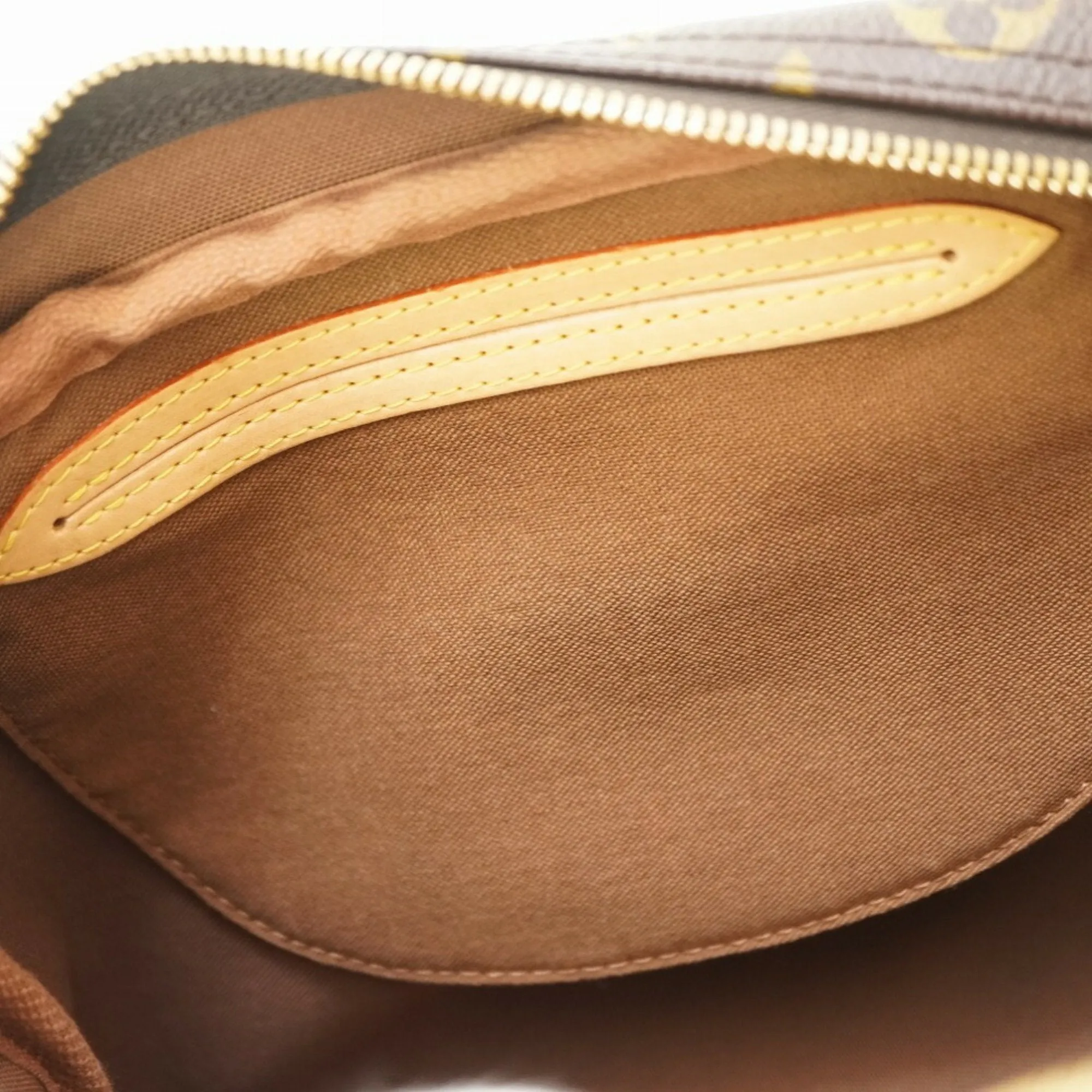 Louis Vuitton Montorgueil  Canvas Tote Bag ()