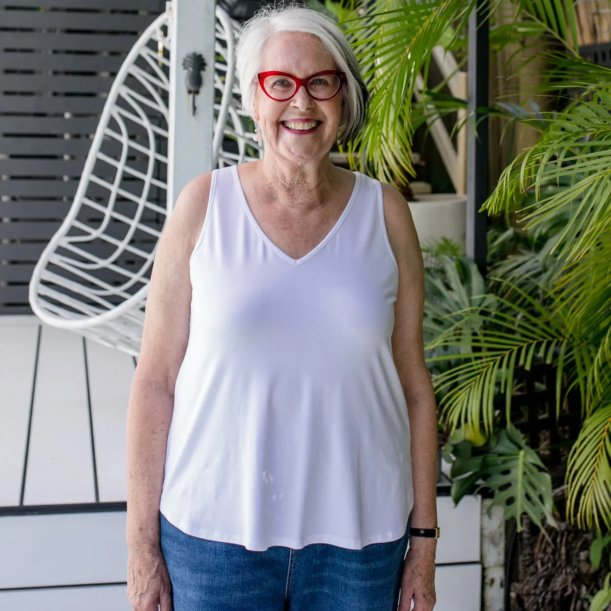 Taisa v-neck tank - white