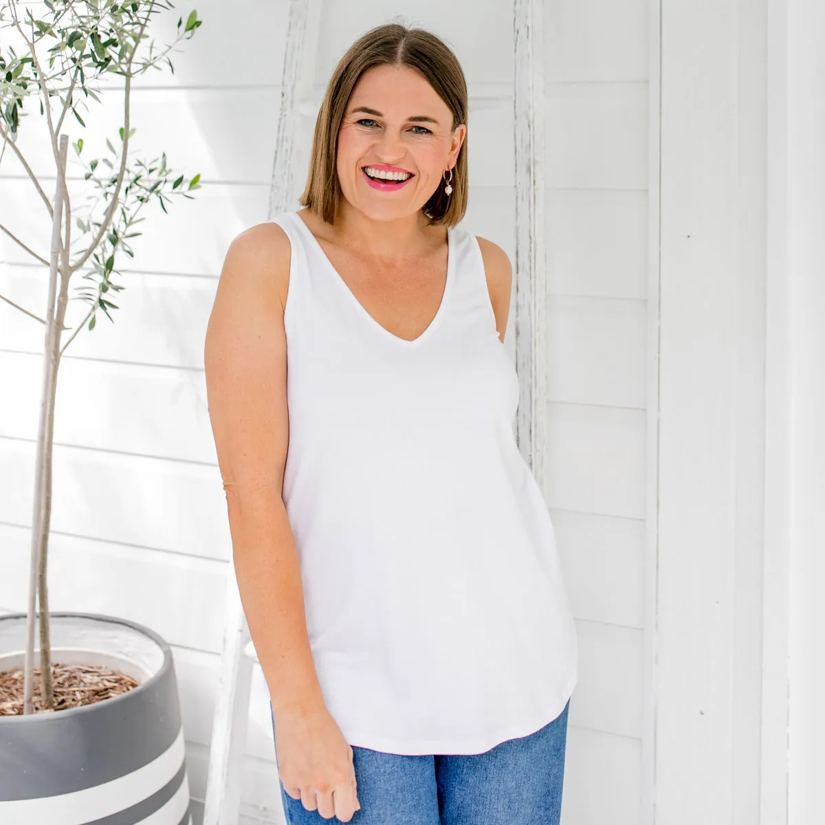 Taisa v-neck tank - white