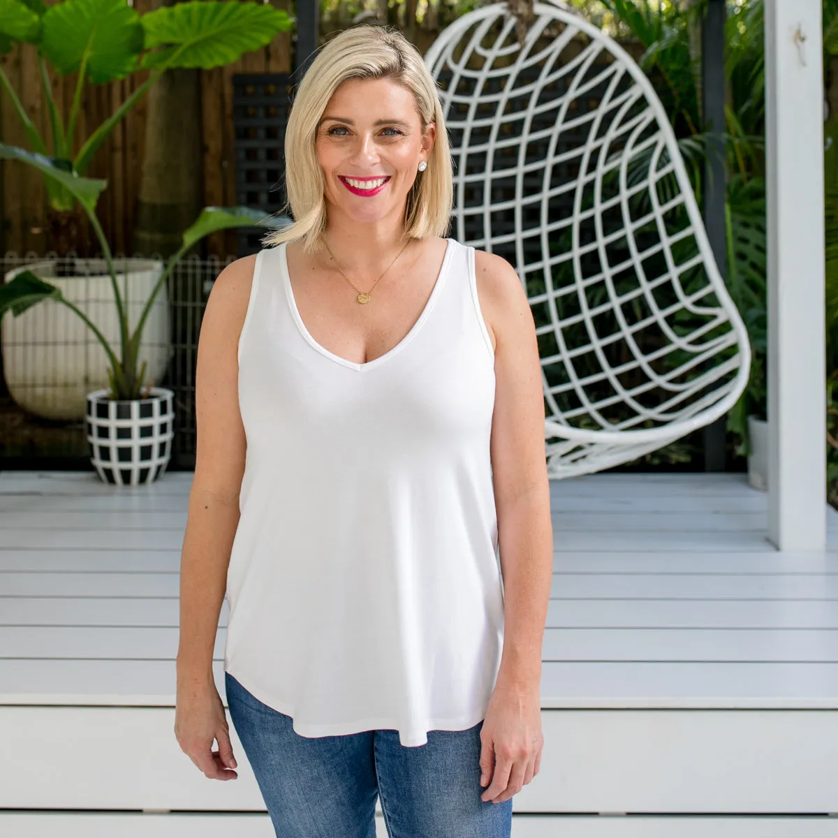 Taisa v-neck tank - white