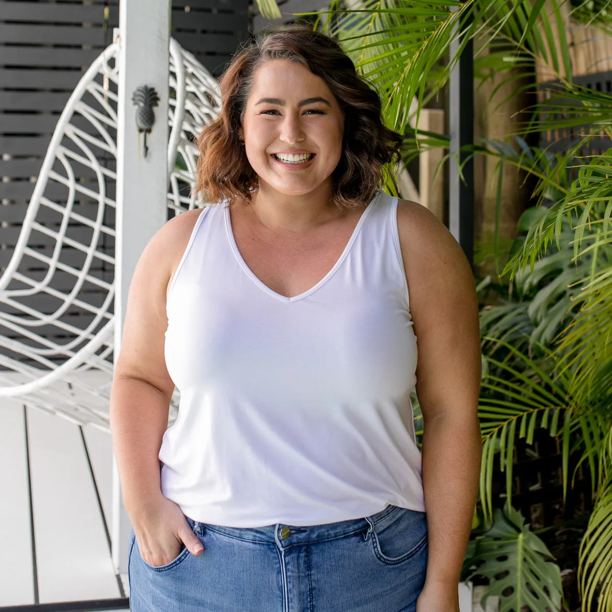 Taisa v-neck tank - white