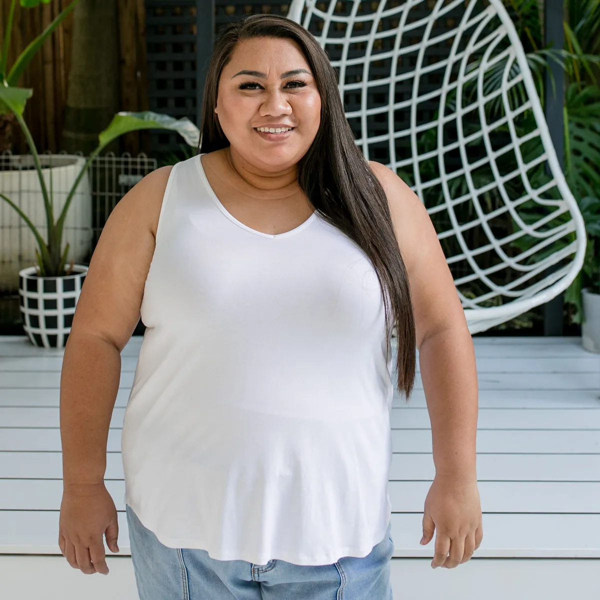 Taisa v-neck tank - white